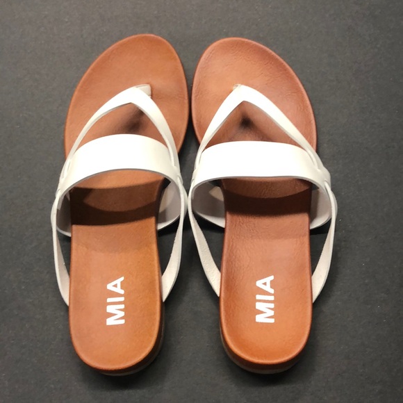 Mia Shoes - Brand New comfortable White Sandals